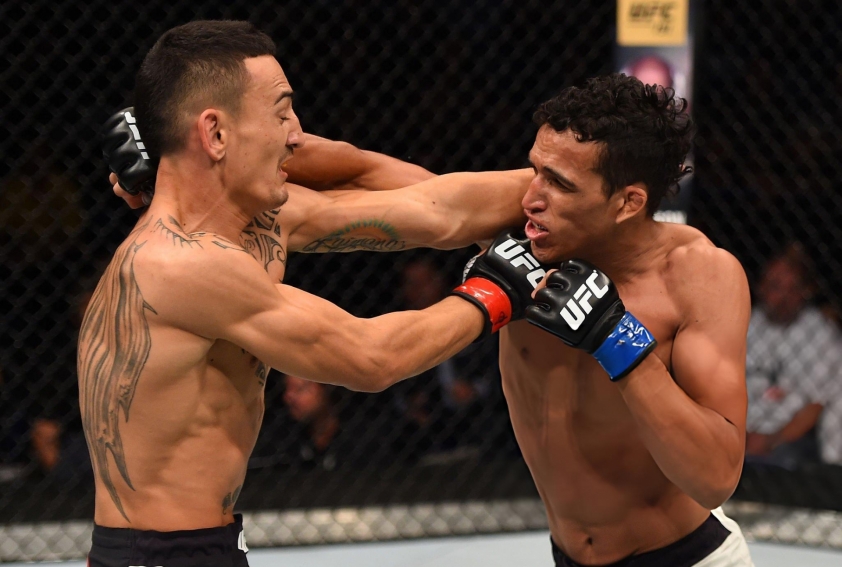 CHÍNH THỨC: Trận đấu 'điên' nhất làng UFC sẽ diễn ra đầu năm 2026 Max Holloway (trái) và Charles Oliveira từng gặp nhau cách đây 10 năm trước.