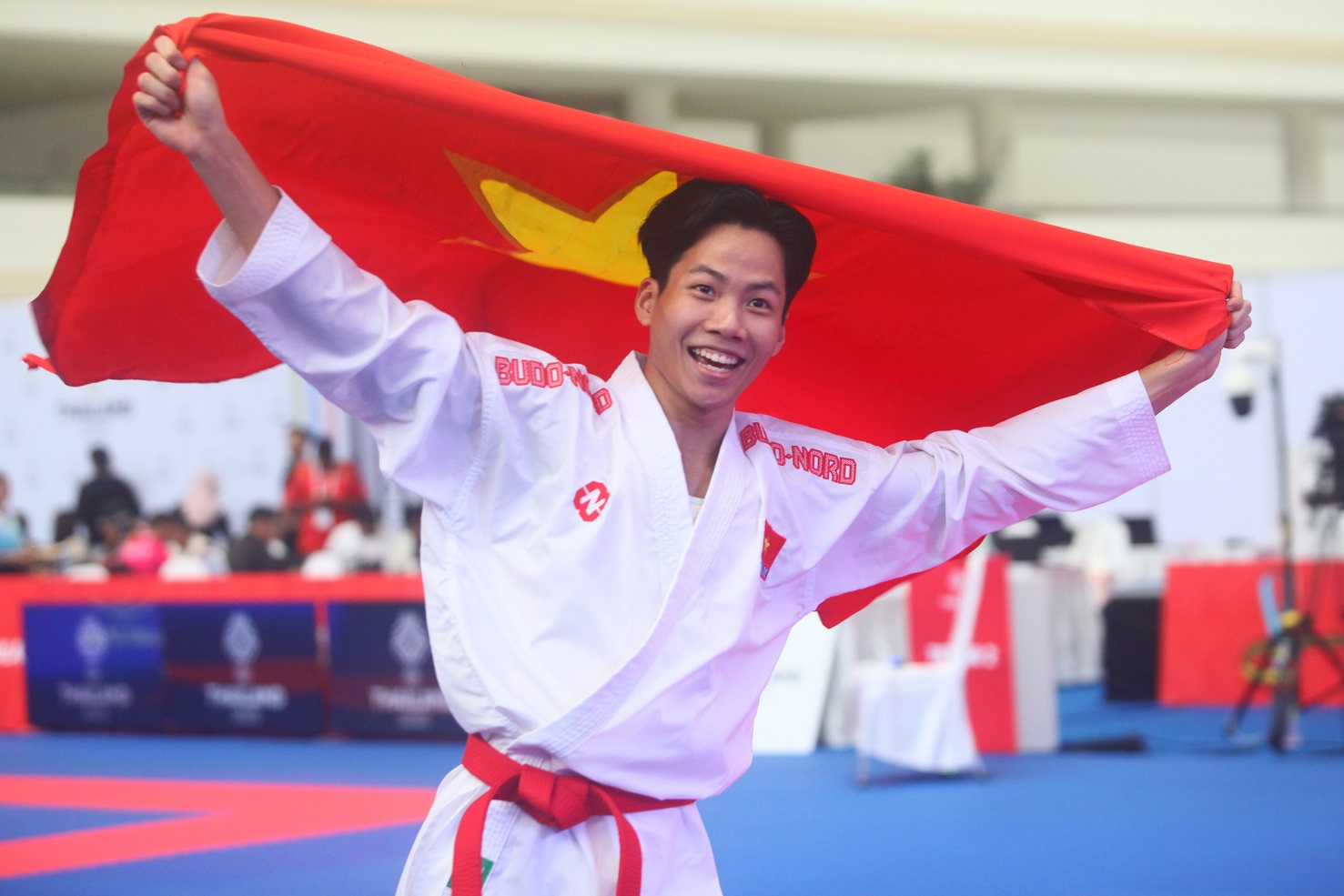Khuất Hải Nam giành HCV SEA Games Khuất Hải Nam vui mừng sau khi giành HCV