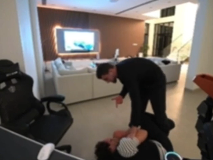 Bình luận bàn tán trên mạng xã hội